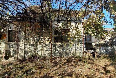 Casă cu 4 camere cu Teren 7720 Mp în Brătești - 11