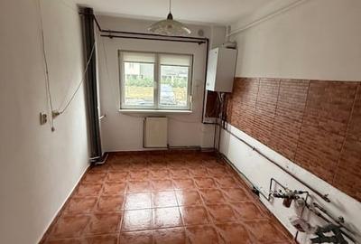 Apartament 4 camere, 100 mp, parter – pretabil birouri / activități economice - 1