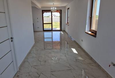 De vanzare 1/2 Duplex Sacalaz - 4