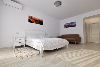Apartament cu 3 camere decomandat, mobilat în Central