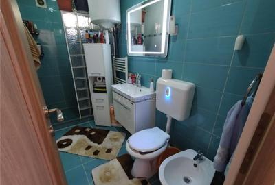 Apartament cu 3 camere semidecomandat în Central - 3