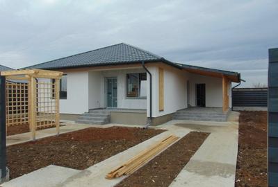 Casă individuală cu 3 camere în Joița