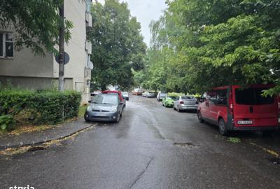 Apartament cu 3 camere decomandat în Pandurilor - 9