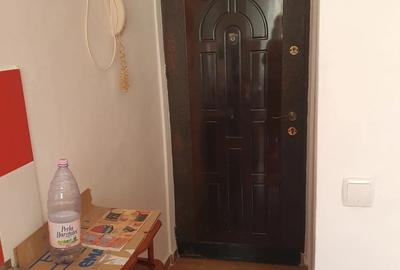 Proprietar inchiriez garsoniera zona DAMBOVI?A - 2