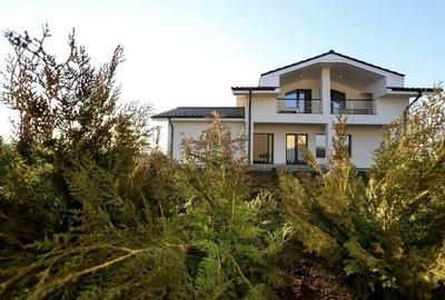 Snagov-Ghermănești=piscină, zonă barbeque, cu ieșire la lac și pădure,