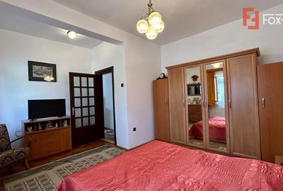 Casă individuală cu 11 camere cu Canalizare în Girocului - 15