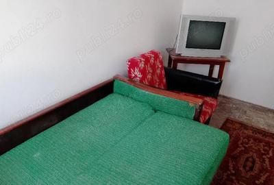 Apartament cu 3 camere semidecomandat în Central - 1