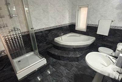 Casă cu 4 camere cu Teren 300 Mp în Central - 3