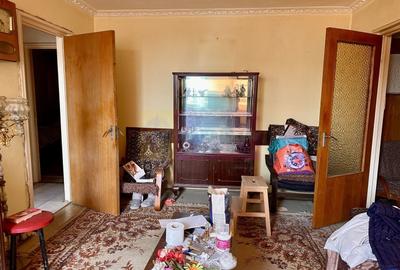 Apartament cu 3 camere semidecomandat în Rahova - 2