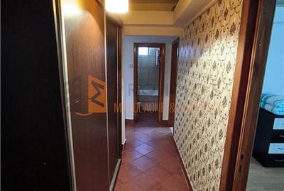 Apartament cu 3 camere decomandat, mobilat în Micro 3 - 9