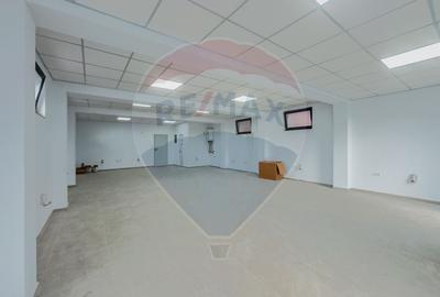 Spatiu comercial de inchiriat in Via Carmina Arad
