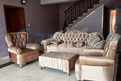 Casă individuală cu 11 camere cu Teren 781 Mp în Pietroasa - 2