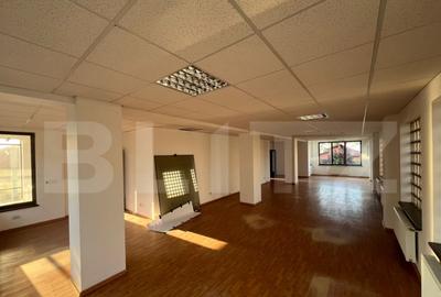 ???? Cladire multifunc?ionala, de inchiriat, 600 mp, zona - 18