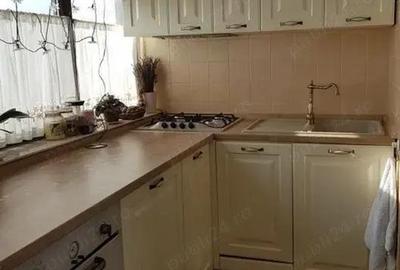 Apartament cu 4 camere în Km 4 - 2