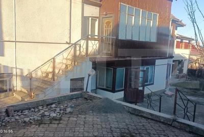 Casă cu Teren 400 Mp în Central - 9