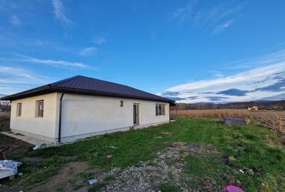 Casa de vanzare, Catalina, 3 dormitoare, 9 ari Comision 0% - 12