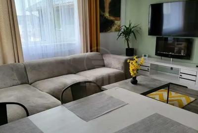 Apartament cu 3 camere semidecomandat în Florești
