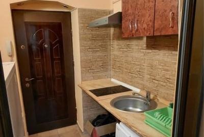 350 Euro! Garsoniera Copou langa Universitate, et 1 - 3
