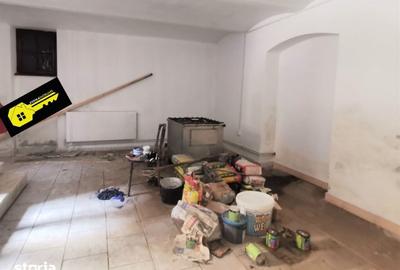 Spațiu comercial, de 27 mp, în Central - 10