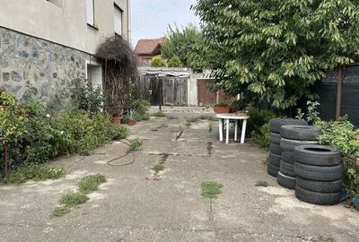 Vand imobil mare P+2,in Mun.arad,str,Poetului, st,461 mp,sc.386 mp. - 2