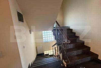 Casă cu 7 camere cu Teren 1000 Mp în Central - 2