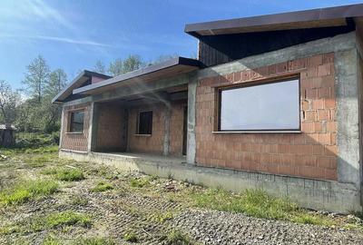 Casă cu Teren 3600 Mp în Vlădești - 5