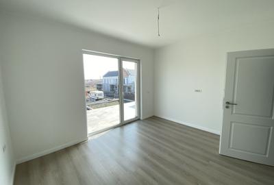 Duplex cu 4 camere cu Teren 375 Mp în Săcălaz - 8