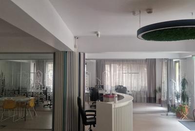 Birou, de 380 mp, în P-ța Unirii - 1