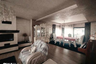 Casă cu 5 camere cu Teren 600 Mp în Central