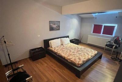 Apartament 3 camere in vila