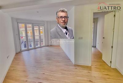 Apartament cu 4 camere decomandat în Central