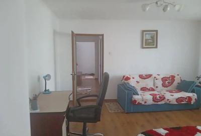 Inchiriez apartament 3 camere