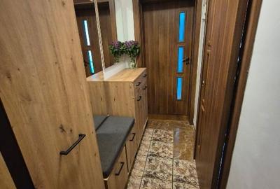 Apartament cu 3 camere semidecomandat, mobilat în 1 Mai - 5