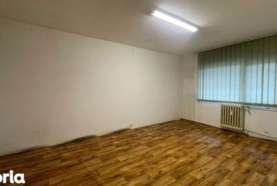 Spațiu comercial, de 64 mp, în Decebal - 9