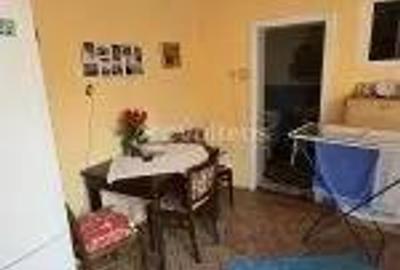 Resita, de vanzare casa, doua corpuri, curte, zona centrala - 7