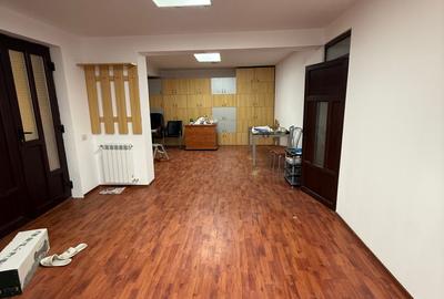 Casă individuală cu 5 camere cu Canalizare în Fizicienilor - 1