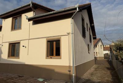 Investitie sau Locuit complex rezidential 4 apartamente cu 3 cam zona centrala - 3