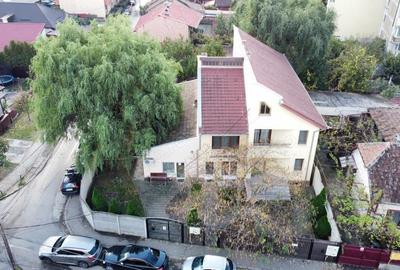 Casă cu 10 camere cu Teren 808 Mp în Șagului - 2