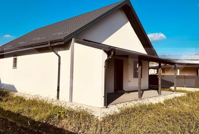 Casa plan parter de vanzare, cu 4 camere, 110 mp utili, zona Letcani - 2