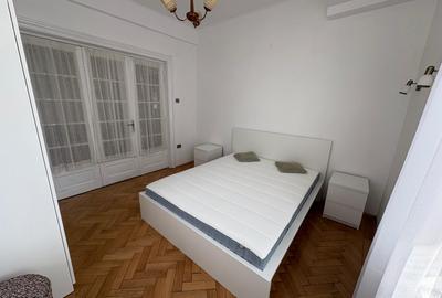 Piata Unirii,Prima inchiriere 3 camere renovat,Centrala proprie,spatii depozit - 3