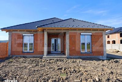Casă cu 4 camere cu Teren 560 Mp în Oșorhei - 1