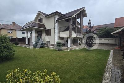 Casă individuală cu 10 camere cu Teren 691 Mp în Lupeni - 1