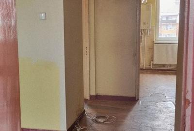 Apartament cu 3 camere decomandat în Petros - 14