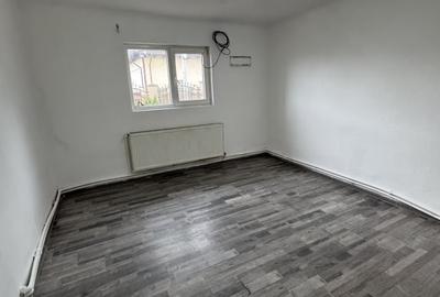 Casă individuală cu 4 camere cu Canalizare în B-dul București - 17