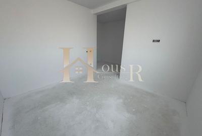 Panouri fotovoltaice.Dormitor matrimonial cu baie si dressing.Teren generos - 15