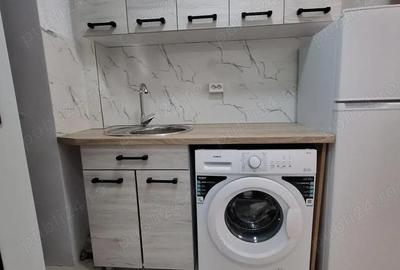 Garsonieră semidecomandată în Baza 3 - 1