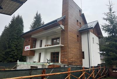 Casă individuală cu 5 camere cu Teren 530 Mp în Voineasa - 1