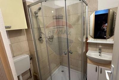 DE VANZARE - GARSONIERA  / INVESTITIE - 4