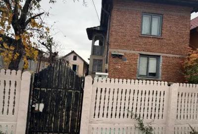 Casă cu 6 camere cu Teren 270 Mp în Central - 7