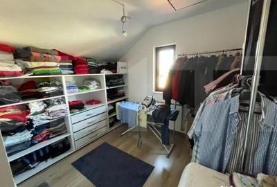 Casă cu 5 camere cu Teren 2400 Mp în Central - 2